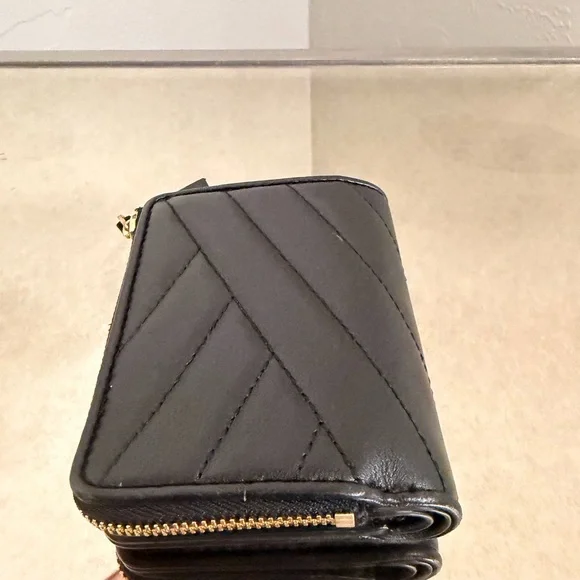 AUTHENTIC SMALL KIRA DIAMOND QUILT ZIP-AROUND WALLET - Picture 2 of 6